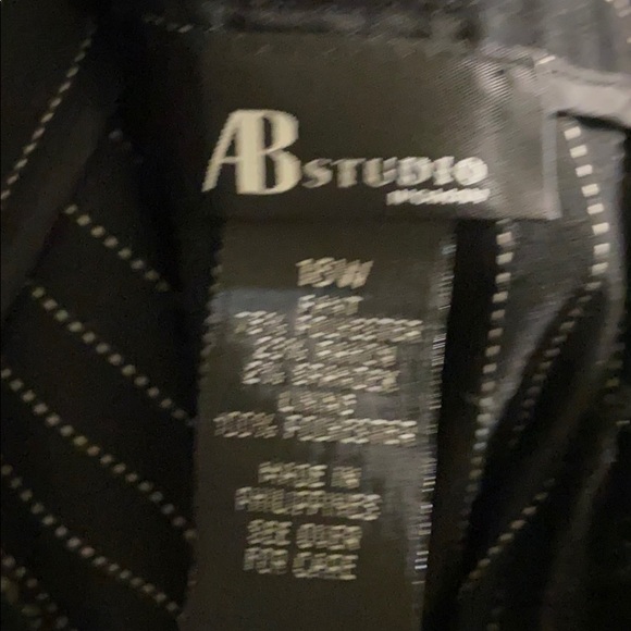 Dress pants - Picture 3 of 3